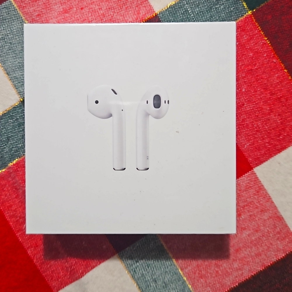 NEW in sealed box! APPLE 2nd generation Airpods